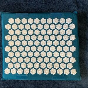 Kanjo Teal Acupressure Mat with White Lotus Flowers